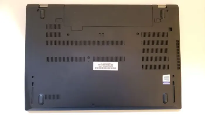 Ноутбук Lenovo ThinkPad T580 / 15.6" (1920x1080) IPS / Intel Core i5-8350U (4 (8) ядра по 1.7 - 3.6 GHz) / 16 GB DDR4 / 512 GB SSD M.2 / Intel UHD Graphics 620 / WebCam / HDMI / Дві АКБ б/в - зображення 6