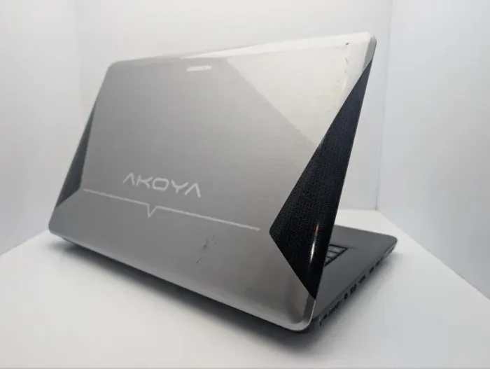 Ноутбук Medion Akoya E7216 / 17.3" (1600x900) TN / Intel Core i3-380M (2 (4) ядра по 2.53 GHz) / 6 GB DDR3 / 320 GB HDD / Intel HD Graphics / WebCam / АКБ не тримає б/в - зображення 8