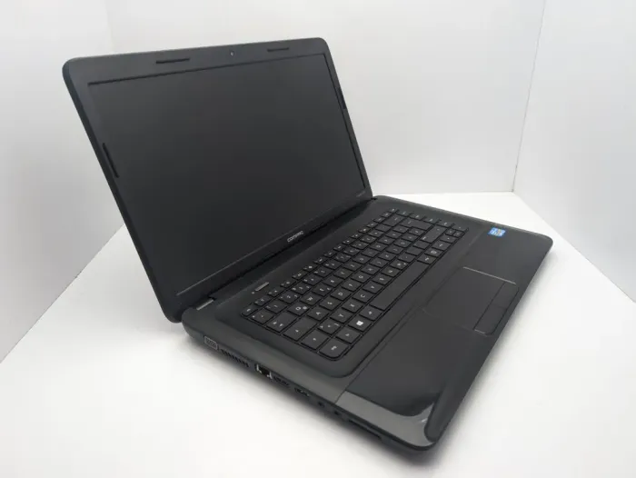Ноутбук HP Compaq CQ58 / 15.6" (1366x768) TN / Intel Core i3-2328M (2 (4) ядра по 2.2 GHz) / 6 GB DDR3 / 750 GB HDD / Intel HD Graphics 3000 / WebCam б/в - зображення 3