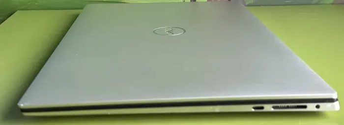 Ігровий ноутбук Dell XPS 15 9520 / 15.6" (1920x1200) IPS / Intel Core i7-12700H (14 (20) ядер по 3.5 - 4.7 GHz) / 16 GB DDR5 / 512 GB SSD / nVidia GeForce RTX 3050, 4 GB GDDR6, 128-bit / WebCam б/в - зображення 6