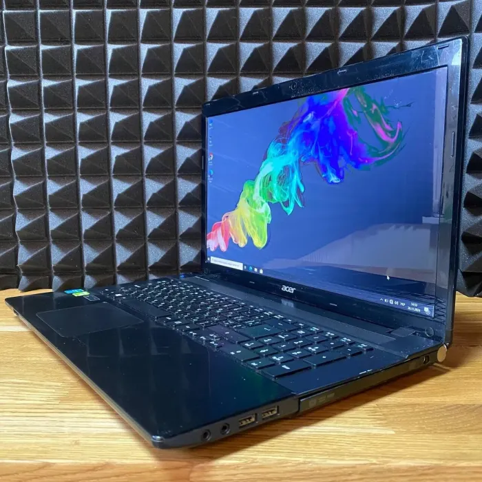 Ноутбук Б-клас Acer Aspire V3-772G / 17.3" (1600x900) TN / Intel Core i7-4702MQ (4 (8) ядра по 2.2 - 3.2 GHz) / 32 GB DDR3 / 120 GB SSD / nVidia GeForce GT 750M, 2 GB GDDR5, 128-bit / WebCam / DVD-ROM б/в - зображення 4