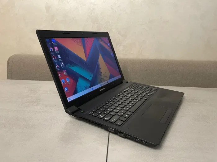 Ноутбук Lenovo B5400 / 15.6" (1366x768) TN / Intel Core i3-4000M (2 (4) ядра по 2.4 GHz) / 8 GB DDR3 / 120 GB SSD / nVidia GeForce GT 720M, 1 GB GDDR3, 64-bit / WebCam б/в - зображення 5