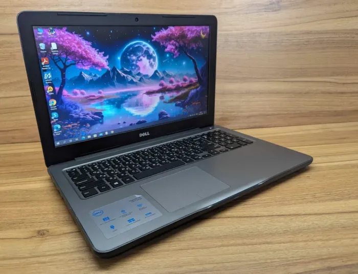 Ноутбук Dell Inspiron 5567 / 15.6" (1920x1080) IPS / Intel Core i7-7500U (2 (4) ядра по 2.7 - 3.5 GHz) / 16 GB DDR4 / 500 GB SSD / AMD Radeon R7 M440, 4 GB DDR3, 64-bit / WebCam / Windows 10 б/в - зображення 4