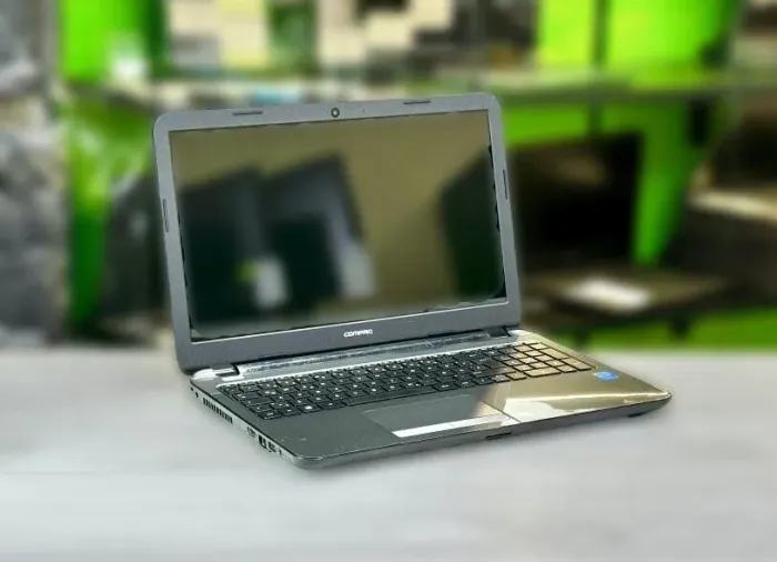 Ноутбук Б-клас HP Compaq 15-s100ng / 15.6" (1366x768) TN / Intel Celeron N2840 (2 ядра по 2.16 - 2.58 GHz) / 4 GB DDR3 / 120 GB SSD / Intel HD Graphics / WebCam / DVD-RW / Win 10 б/в - зображення 2