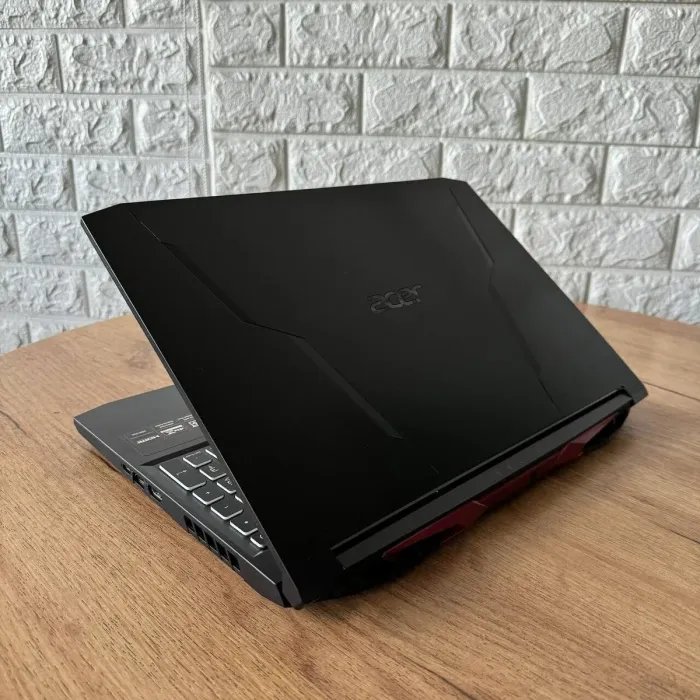 Ігровий ноутбук Acer Nitro 5 AN515-45 / 15.6" (1920x1080) IPS / AMD Ryzen 7 5800H (8 (16) ядер по 3.2 - 4.4 GHz) / 16 GB DDR4 / 512 GB SSD / nVidia GeForce RTX 3060, 6 GB GDDR6, 192-bit / WebCam б/в - зображення 6
