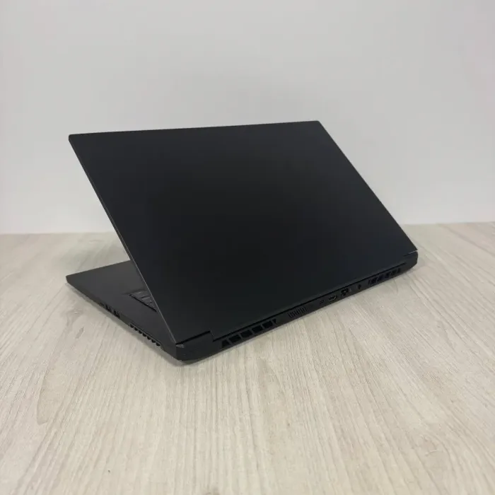 Ігровий ноутбук MainGear Vector Pro MG-VCP17I-3080 / 17,3" (1920x1080) IPS / Intel Core i7-11800H (8 (16) ядер по 2,3 - 4,6 ГГц) / 32 ГБ DDR4 / 1000 ГБ SSD / nVidia GeForce RTX 3080, 16 ГБ GDDR6, 256-біт / WebCam б/в - зображення 5