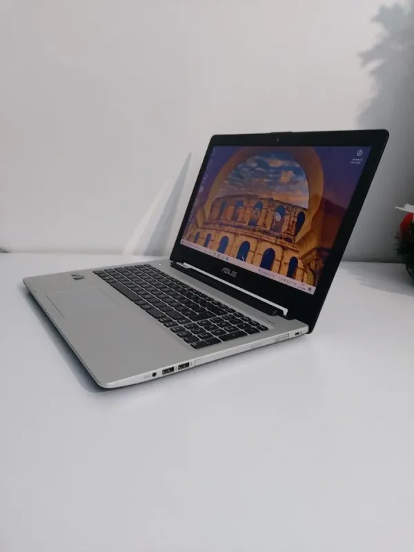 Ноутбук Б-клас Asus K56CM / 15.6" (1366x768) TN / Intel Core i5-3317U (2 (4) ядра по 1.7 - 2.6 GHz) / 12 GB DDR3 / 240 GB SSD / nVidia GeForce GT 635M, 2 GB GDDR3, 128-bit / WebCam / DVD-ROM б/в - зображення 5