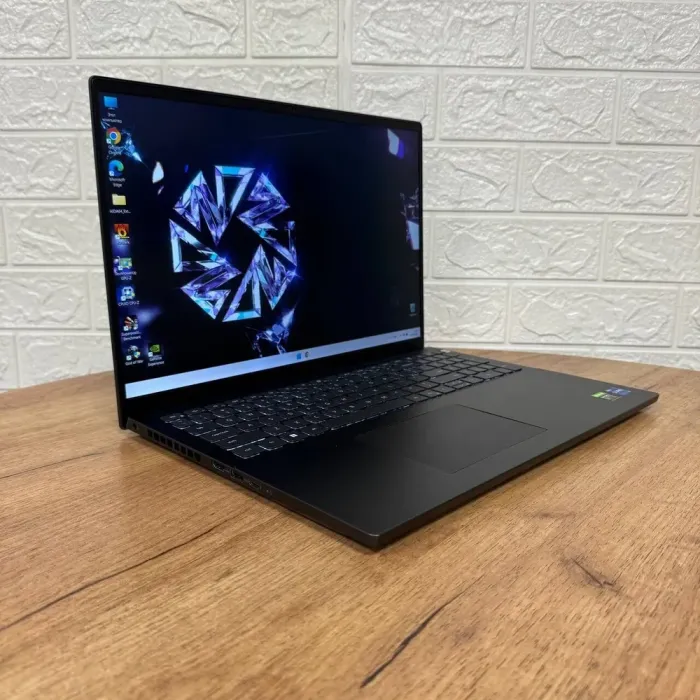 Ігровий ноутбук Dell Vostro 7620 / 16" (1920x1200) IPS / Intel Core i7-12700H (14 (20) ядер по 3.5 - 4.7 GHz) / 16 GB DDR4 / 512 GB SSD / nVidia GeForce RTX 3050 Ti, 4 GB GDDR6, 128-bit / WebCam б/в - зображення 4