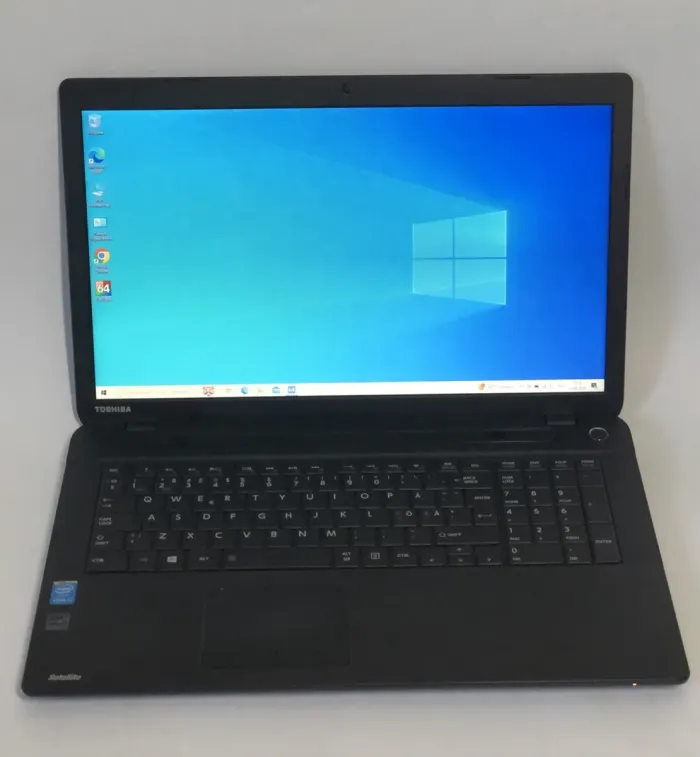 Ноутбук Toshiba Satellite PRO C70-B / 17.3" (1600x900) TN / Intel Core i3-4005U (2 (4) ядра по 1.7 GHz) / 4 GB DDR3 / 120 GB SSD / Intel HD Graphics 4400 / WebCam / DVD-ROM / Win 10 Home б/в - зображення 2