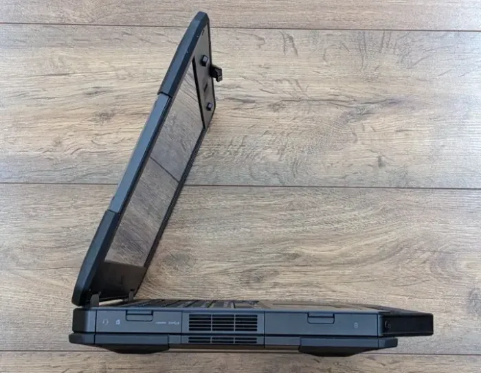 Захищений ноутбук Dell Latitude 5414 Rugged / 14" (1366x768) TN / Intel Core i5-6300U (2 (4) ядра по 2.4 - 3.0 GHz) / 8 GB DDR4 / 256 GB SSD / Intel HD Graphics 520 / WebCam б/в - зображення 7