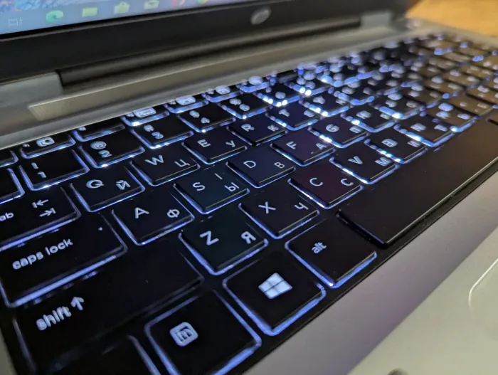 Ноутбук Б-клас HP ProBook 640 G2 / 14" (1920x1080) IPS / Intel Core i7-6600U (2 (4) ядра по 2.6 - 3.4 GHz) / 8 GB DDR4 / 240 GB SSD / Intel HD Graphics 520 / WebCam / TouchID / Windows 10 б/в - зображення 6