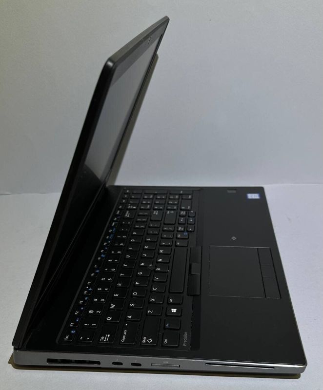Мобільна робоча станція Dell Precision 7530 / 15.6" (1920x1080) IPS / Intel Core i7-8850H (6 (12) ядер по 2.6 - 4.3 GHz) / 64 GB DDR4 / 512 GB SSD / nVidia Quadro P2000, 4 GB GDDR5, 128-bit / WebCam / Win 11 Pro б/в - зображення 4