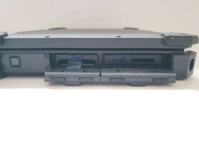 Захищений ноутбук-трансформер Dell Latitude 12 Rugged Extreme 7204 / 11.6" (1366x768) IPS Touch / Intel Core i5-4310U (2 (4) ядра по 2.0 - 3.0 GHz) / 8 GB DDR3 / 512 GB SSD / Intel HD Graphics 4400 / WebCam / 4G б/в - зображення 5