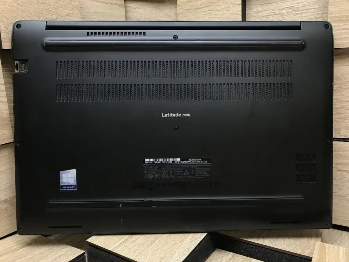 Ноутбук Б-клас Dell Latitude 7490 / 14" (1920x1080) IPS / Intel Core i5-8350U (4 (8) ядра по 1.7 - 3.6 GHz) / 8 GB DDR4 / 256 GB SSD M.2 / Intel UHD Graphics 620 / WebCam / USB 3.1 / HDMI б/в - зображення 19