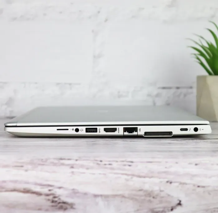 Ультрабук HP EliteBook 830 G5 / 13.3" (1920x1080) IPS / Intel Core i5-8350U (4 (8) ядра по 1.7 - 3.6 GHz) / 8 GB DDR4 / 256 GB SSD M.2 / Intel UHD Graphics 620 / WebCam б/в - зображення 5