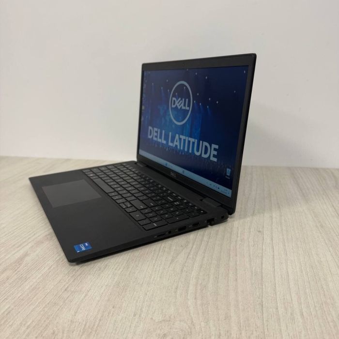 Ноутбук Б-клас Dell Latitude 3520 / 15.6" (1366x768) TN / Intel Core i5-1135G7 (4 (8) ядра по 2.4 - 4.2 GHz) / 8 GB DDR4 / 256 GB SSD / Intel Iris Xe Graphics / WebCam б/в - зображення 5