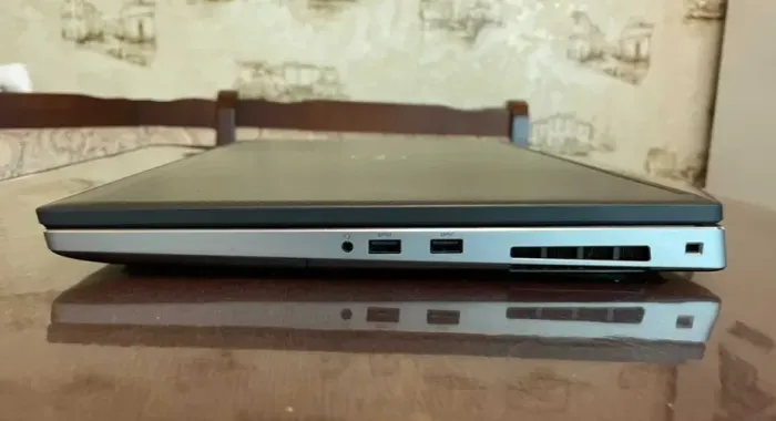 Робоча станція Dell Precision 7740 / 17.3" (1920x1080) IPS / Intel Xeon E-2276M (6 (12) ядер по 2.8 - 4.7 GHz) / 32 GB DDR4 / 512 GB SSD / nVidia Quadro RTX 4000, 8 GB GDDR6, 256-bit / WebCam б/в - зображення 8