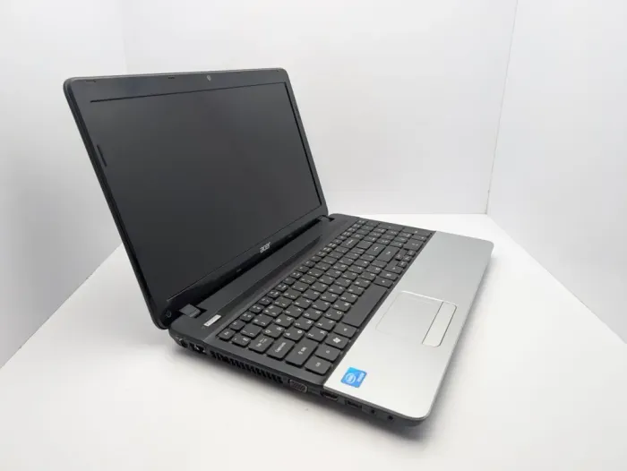 Ноутбук Acer Aspire E1-531 / 15.6" (1366x768) TN / Intel Pentium B960 (2 ядра по 2.2 GHz) / 6 GB DDR3 / 128 GB SSD / Intel HD Graphics / WebCam б/в - зображення 3