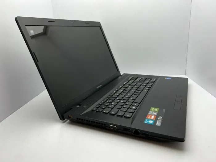 Ноутбук Lenovo G700 / 17.3" (1600x900) TN / Intel Pentium 2020M (2 ядра по 2.4 GHz) / 4 GB DDR3 / 1000 GB HDD / Intel HD Graphics / WebCam / АКБ не тримає б/в - зображення 3