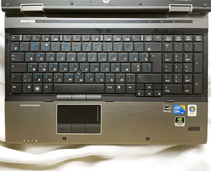 Ноутбук HP EliteBook 8540w / 15.6" (1600x900) TN / Intel Core i5-520M (2 (4) ядра по 2.4 - 2.93 GHz) / 8 GB DDR3 / 256 GB SSD / nVidia Quadro FX 880M, 1 GB DDR3, 128-bit / Без АКБ б/в - зображення 3