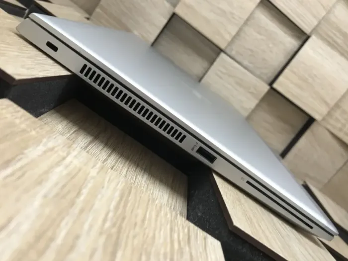 Ультрабук Б-клас HP EliteBook 840 G6 / 14" (1920x1080) IPS / Intel Core i7-8665U (4 (8) ядра по 1.9 - 4.8 GHz) / 8 GB DDR4 / 256 GB SSD M.2 / Intel UHD Graphics 620 / WebCam / Fingerprint / HDMI б/в - зображення 5