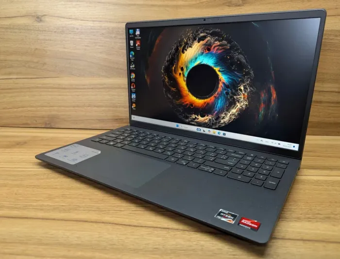 Ультрабук Dell Inspiron 15 3535 / 15.6" (1920x1080) IPS / AMD Ryzen 7 7730U (8 (16) ядер по 2.0 - 4.5 GHz) / 16 GB DDR4 / 512 GB SSD / AMD Radeon RX Vega 8 / WebCam / Windows 11 б/в - зображення 5