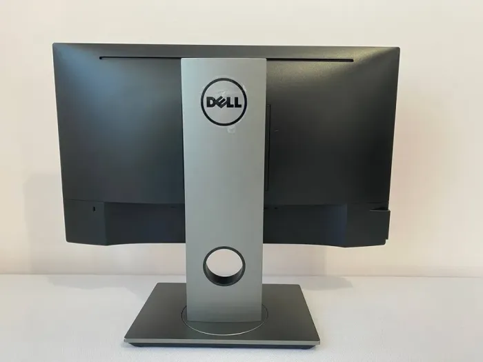 Монітор Dell P2217H / 22" (1920x1080) IPS / 2x USB 2.0, 2x USB 3.0, 1x VGA, 1x HDMI, 1x DisplayPort / VESA 100x100 б/в - зображення 4