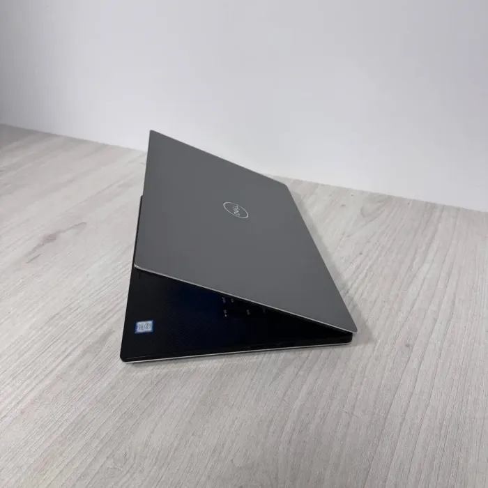 Мобільна робоча станція Б-класу Dell Precision 5540 / 15,6" (1920x1080) IPS / Intel Core i7-9750H (6 (12) ядер по 2,6 - 4,5 ГГц) / 16 ГБ DDR4 / 512 ГБ SSD / nVidia Quadro T1000, 4 ГБ GDDR6, 128-біт / WebCam б/в - зображення 6