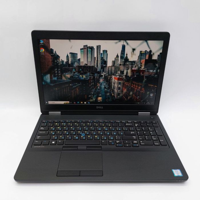 Ноутбук Dell Latitude E5570 / 15.6" (1920x1080) IPS / Intel Core i7-6820HQ (4 (8) ядра по 2.7 - 3.6 GHz) / 16 GB DDR4 / 256 GB SSD / Intel HD Graphics 620 / WebCam б/в - зображення 2