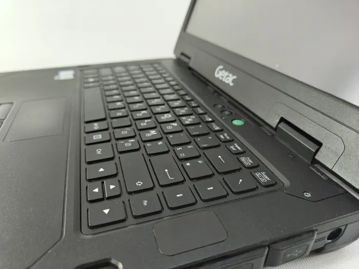 Напівзахищений ноутбук Getac S410 / 14" (1366x768) TN / Intel Core i5-6200U (2 (4) ядра по 2,3 - 2,8 ГГц) / 8 ГБ DDR3 / 240 ГБ SSD / Intel UHD Graphics 620 б/в - зображення 3