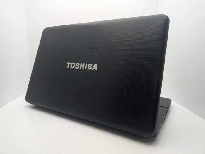 Ноутбук Toshiba Satellite C870D / 17.3" (1600x900) TN / AMD E1-1200 (2 ядра по 1.4 GHz) / 6 GB DDR3 / 500 GB HDD / AMD Radeon HD 7310 / WebCam б/в - зображення 8