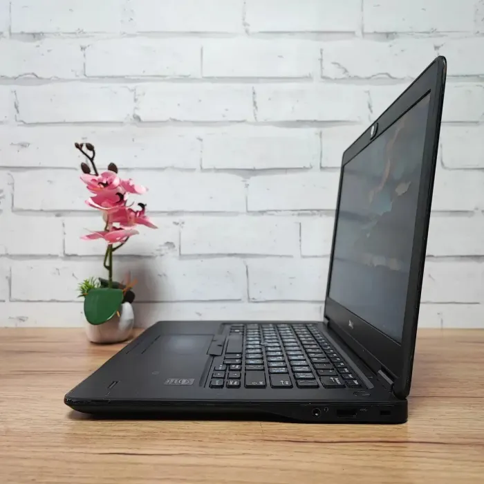 Ноутбук Б-клас Dell Latitude E7450 / 14" (1366x768) TN / Intel Core i5-5300U (2 (4) ядра по 2.3 - 2.9 GHz) / 8 GB DDR3 / 256 GB SSD / Intel HD Graphics 5500 / WebCam б/в - зображення 6