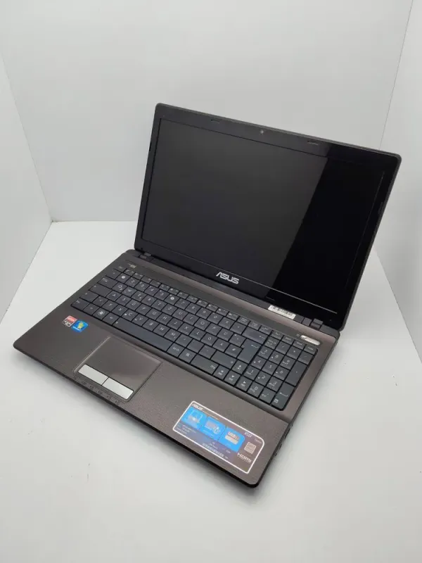 Ноутбук Asus K53 / 15.6" (1366x768) TN / AMD A6-3420M (4 ядра по 1.5 - 2.4 GHz) / 6 GB DDR3 / 500 GB HDD / AMD Radeon HD 6520G Graphics / WebCam / VGA б/в - зображення 4