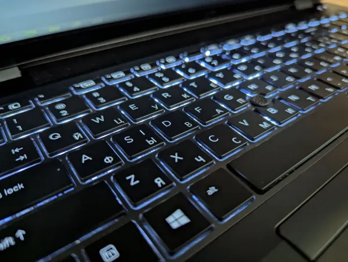 Ноутбук HP zBook 15u G3 / 15.6" (1920x1080) IPS Touch / Intel Core i7-6500U (2 (4) ядра по 2.5 - 3.1 GHz) / 16 GB DDR4 / 512 GB SSD / AMD FirePro W4190M, 2 GB GDDR5, 128-bit / WebCam / Fingerprint / Windows 10 б/в - зображення 6