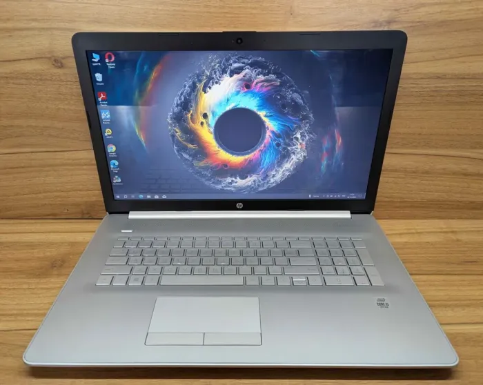 Ноутбук Б-клас HP 17-bya3672cl / 17.3" (1600x900) TN / Intel Core i5-1035G1 (4 (8) ядра по 1.0 - 3.6 GHz) / 16 GB DDR4 / 480 GB SSD / Intel UHD Graphics / WebCam / Windows 10 б/в - зображення 2