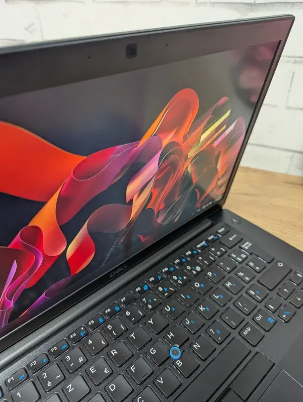 Ноутбук Б-клас Dell Latitude 7490 / 14" (1920x1080) TN Touch / Intel Core i5-8350U (4 (8) ядра по 1.7 - 3.6 GHz) / 16 GB DDR4 / 256 GB SSD / Intel UHD Graphics 620 / WebCam б/в - зображення 3