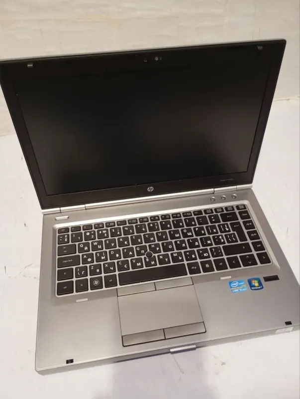 Ноутбук HP EliteBook 8460P / 14" (1366x768) TN / Intel Core i5-2540M (2 (4) ядра по 2.6 - 3.3 GHz) / 8 GB DDR3 / 320 GB HDD / Intel HD Graphics 3000 / WebCam б/в - зображення 4