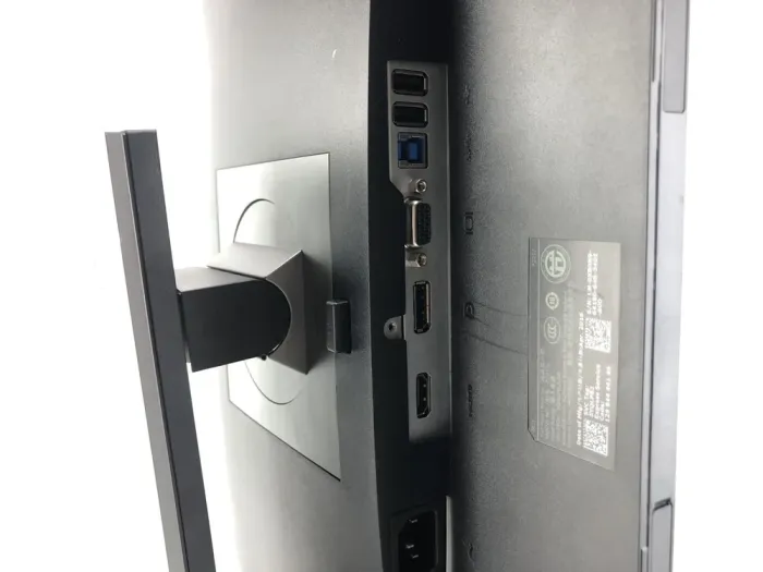 Монітор Dell P2217H/22" (1920x1080) IPS/VGA, HDMI, DisplayPort, USB-Hub/VESA 100x100 + Кабель живлення б/в - зображення 4