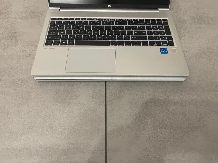 Ультрабук Б-клас HP ProBook 650 G8 / 15.6" (1920x1080) IPS / Intel Core i5-1135G7 (4 (8) ядра по 2.4 - 4.2 GHz) / 16 GB DDR4 / 256 GB SSD M.2 / Intel Iris Xe Graphics / WebCam / Fingerprint б/в - зображення 4