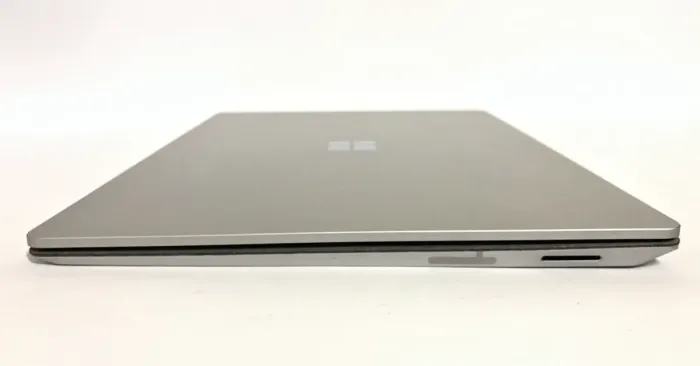 Ультрабук Microsoft Surface Laptop 2 1769 / 13.5" (2256x1504) IPS Touch / Intel Core i5-8350U (4 (8) ядра по 1.7 - 3.6 GHz) / 8 GB DDR4 / 128 GB SSD NVMe / Intel UHD Graphics 620 / WebCam / Win 11 Pro б/в - зображення 5