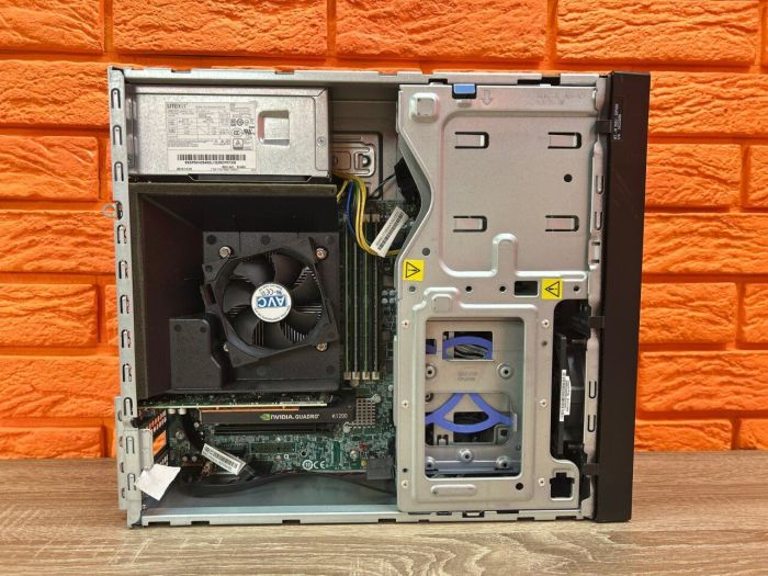 Робоча станція Lenovo ThinkStation P310 SFF / Intel Xeon E3-1245 V5 (4 (8) ядра по 3,5 - 3,9 ГГц) / 32 ГБ DDR4 / 512 ГБ SSD / nVidia Quadro K1200, 4 ГБ GDDR5, 128-біт б/в - зображення 4