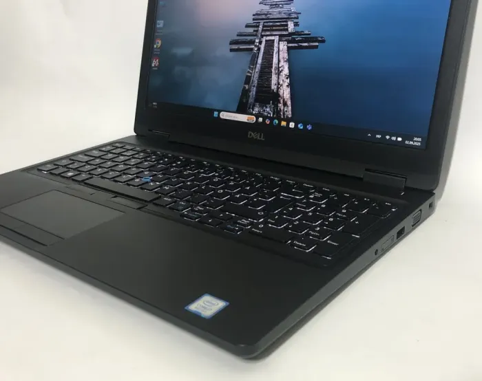 Ноутбук Dell Latitude 5591 / 15.6" (1920x1080) IPS / Intel Core i7-8850H (6 (12) ядер по 2.6 - 4.3 GHz) / 16 GB DDR4 / 512 GB SSD NVMe / nVidia GeForce MX130, 2 GB DDR5, 64-bit / WebCam / Win 11 Pro б/в - зображення 8