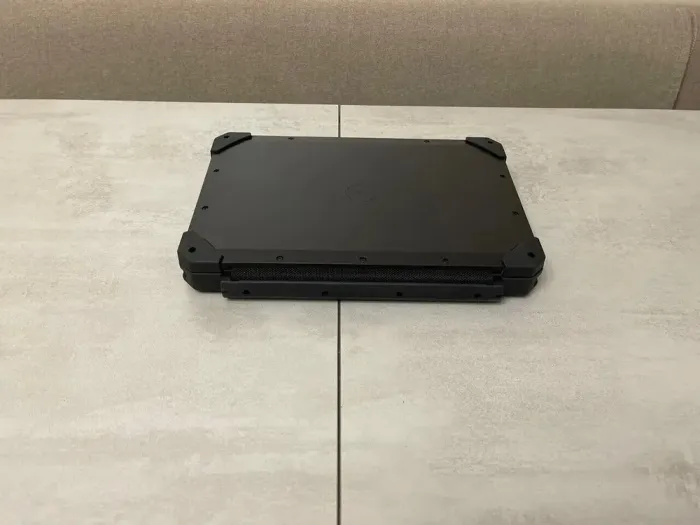 Захищений планшет Dell Latitude 7212 Rugged Extreme / 11,6'' (1920x1080) IPS / Intel Core i7-7600U (2 (4) ядра по 2,8 - 3,9 ГГц) / 16 ГБ DDR3 / 256 ГБ SSD / Intel HD Graphics 620 / WebCam / Дві АКБ б/в - зображення 8