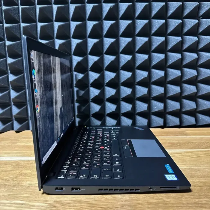 Ноутбук Lenovo ThinkPad T460s / 14" (1920x1080) IPS Touch / Intel Core i5-6300U (2 (4) ядра по 2.4 - 3.0 GHz) / 8 GB DDR4 / 256 GB SSD / Intel HD Graphics 520 / WebCam б/в - зображення 3
