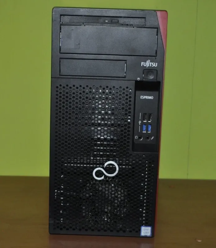 Комп'ютер Fujitsu Esprimo P558 E85 Tower / Intel Core i3-8100 (4 ядра по 3,6 ГГц) / 12 ГБ DDR4 / 4000 ГБ HDD / Intel UHD Graphics 630 / Windows 11 Pro б/в - зображення 2