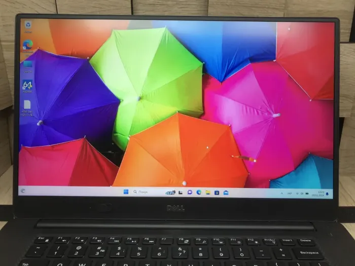 Мобільна робоча станція Б-клас Dell Precision 5520 / 15.6" (1920x1080) IPS / Intel Core i7-7820HQ (4 (8) ядра по 2.9 - 3.9 GHz) / 8 GB DDR4 / 256 GB SSD M.2 / nVidia Quadro M1200, 4 GB GDDR5, 128-bit / WebCam / Windows 11 б/в - зображення 3