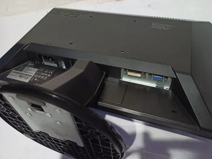 Комплект ПК: Fujitsu Esprimo E420 E85+ SFF / Intel Core i3-4160 (2 (4) ядра по 3.6 GHz) / 8 GB DDR3 / 500 GB HDD / Intel HD Graphics 4400 + Монітор Acer P195HQ / 19" (1366x768) TN / 1x DVI, 1x VGA б/в - зображення 8