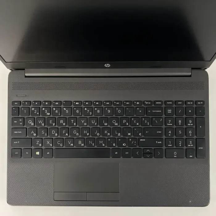 Ноутбук HP 255 G8 / 15.6" (1920x1080) IPS / AMD Ryzen 5 5500U (6 (12) ядер по 2.1 - 4.0 GHz) / 16 GB DDR4 / 240 GB SSD / AMD Radeon Graphics 448SP / WebCam б/в - зображення 3
