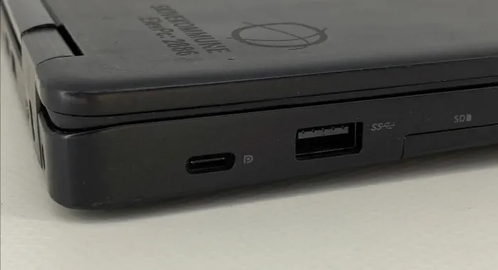 Ультрабук Б-класс Dell Latitude 5490 / 14"  IPS / Intel Core i3-7130U (2(4) ядра по 2.7GHz) / 4GB DDR4 / 128GB SSD / UHD Graphics 620 / WebCam / Win 10 б/в - зображення 4