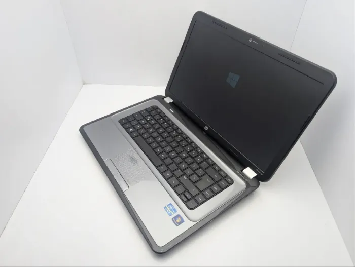 Ноутбук HP Pavilion G6-1217sg / 15.6" (1366x768) TN / Intel Core i5-2430M (2 (4) ядра по 2.4 - 3.0 GHz) / 6 GB DDR3 / 120 GB SSD / AMD Radeon HD 6470M, 1 GB GDDR3, 64-bit / WebCam / DVD-ROM б/в - зображення 7